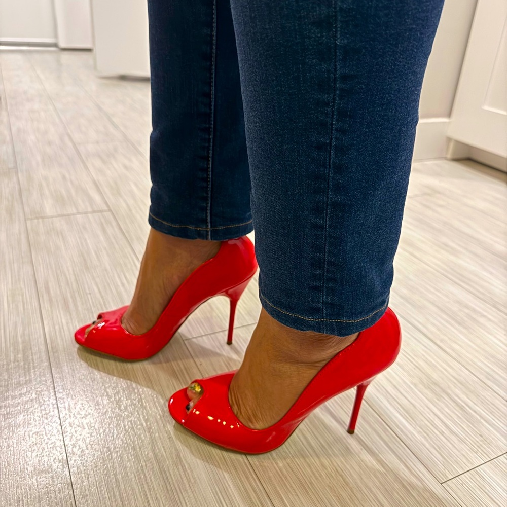 Stradivarius heels red